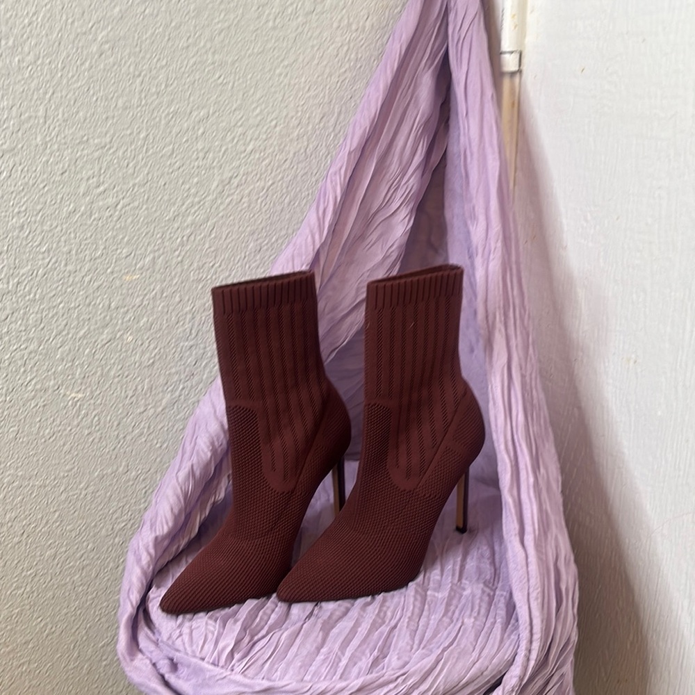 Steve Madden Burgundy Ankle Booties